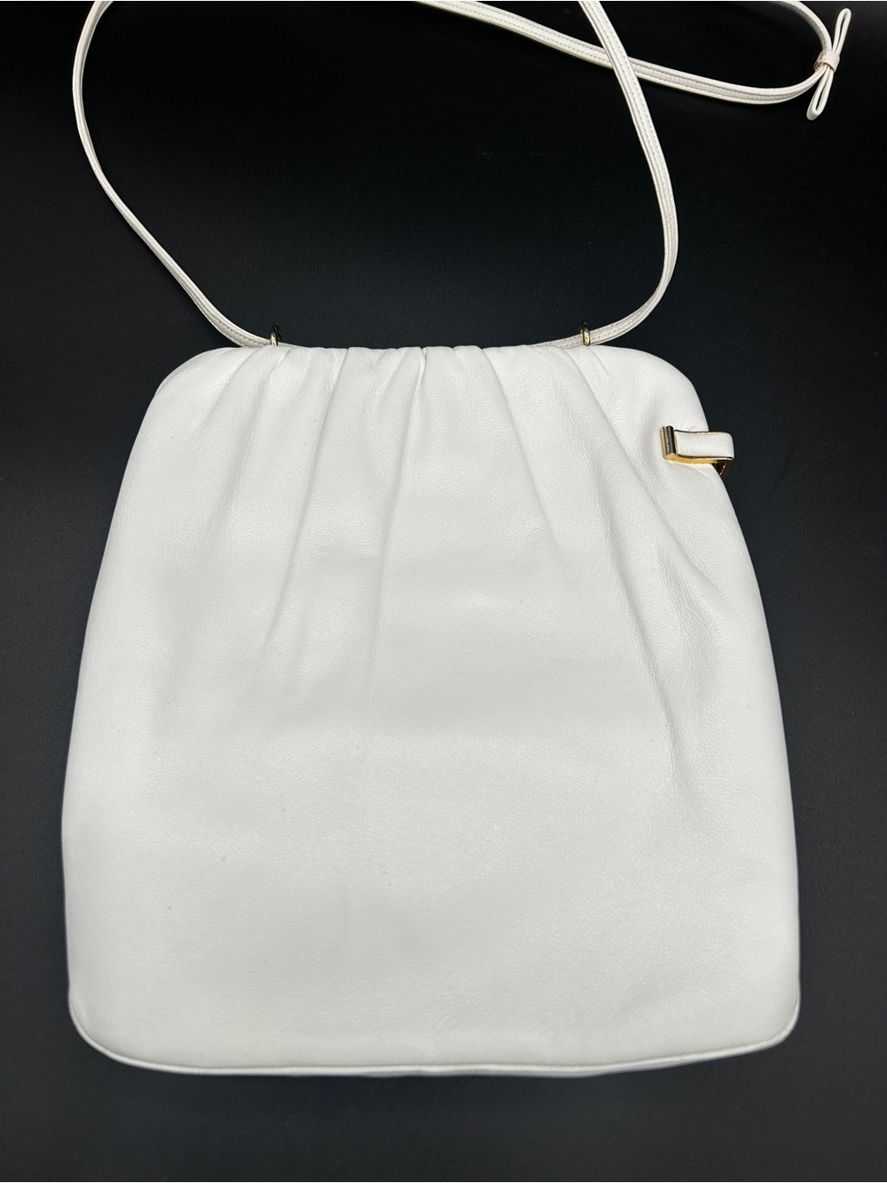 Vintage Judith Leiber White Leather Shoulder Clutch Bag Purse Gold Hardware Bow